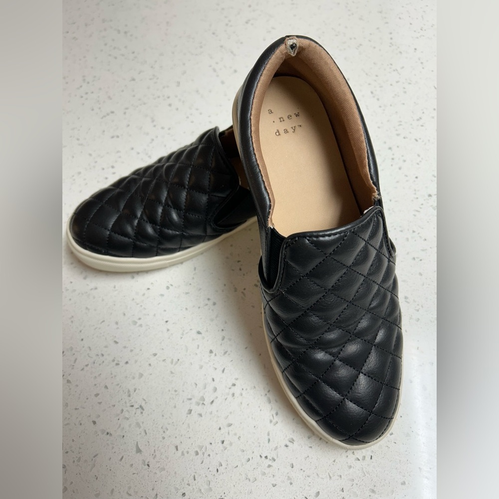 A New Day Women's Size 6.5 Reese Quilted Comfort Sneakers Slip On Black